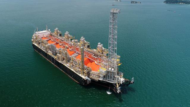 Reducing gas project development time with floating technology